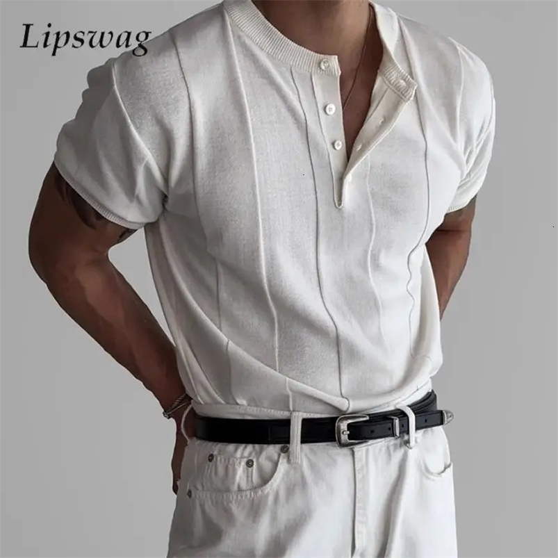 Fashion pleated knitted mens T-shirt for spring and summer casual pure color knitted mens retro button O-neck knitted T-shirt 250402