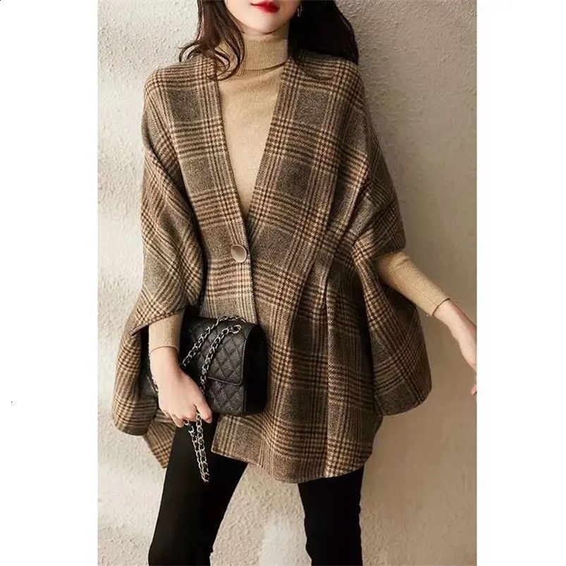 Woolen coat Women loose vintage plaid Western-style French cape coat in autumn and winter casual coat female tops 240830