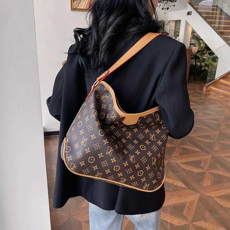 Famous Designer Ladies Handbag Leather Crossbody Bag Popular Classic Elegant Style With Zipper Closure Womens Luxury Brand W250924