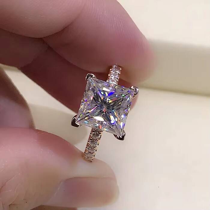 Unique Design 18K Gold With 3ct D Color Princess Cut Moissanite Diamond Ring Gemsmetone Jewelry Engage Ring