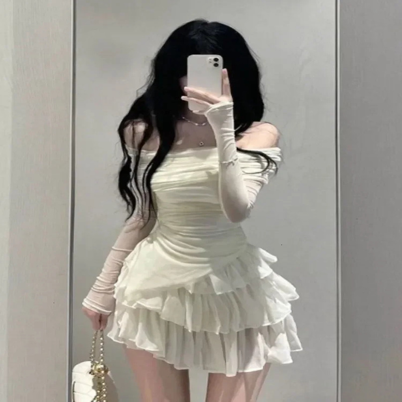 Spring Two Pieces Skirt Set Women Y2k Crop Tops Tshirt Cake Skirts Japanese Kawaii Fashion Suits Chic Outwear Korean 240423