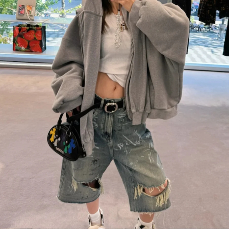 New Summer Hand Drawn Graffiti Ripped Seven Quarter Jeans Mens Straight Wide Leg Frayed Hole Blue Denim Shorts Oversized