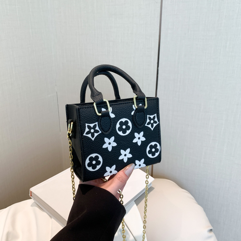 Free Shipping Fashionable retro hand-held small square bag women's bag casual western-style shoulder bag chain crossbody bag