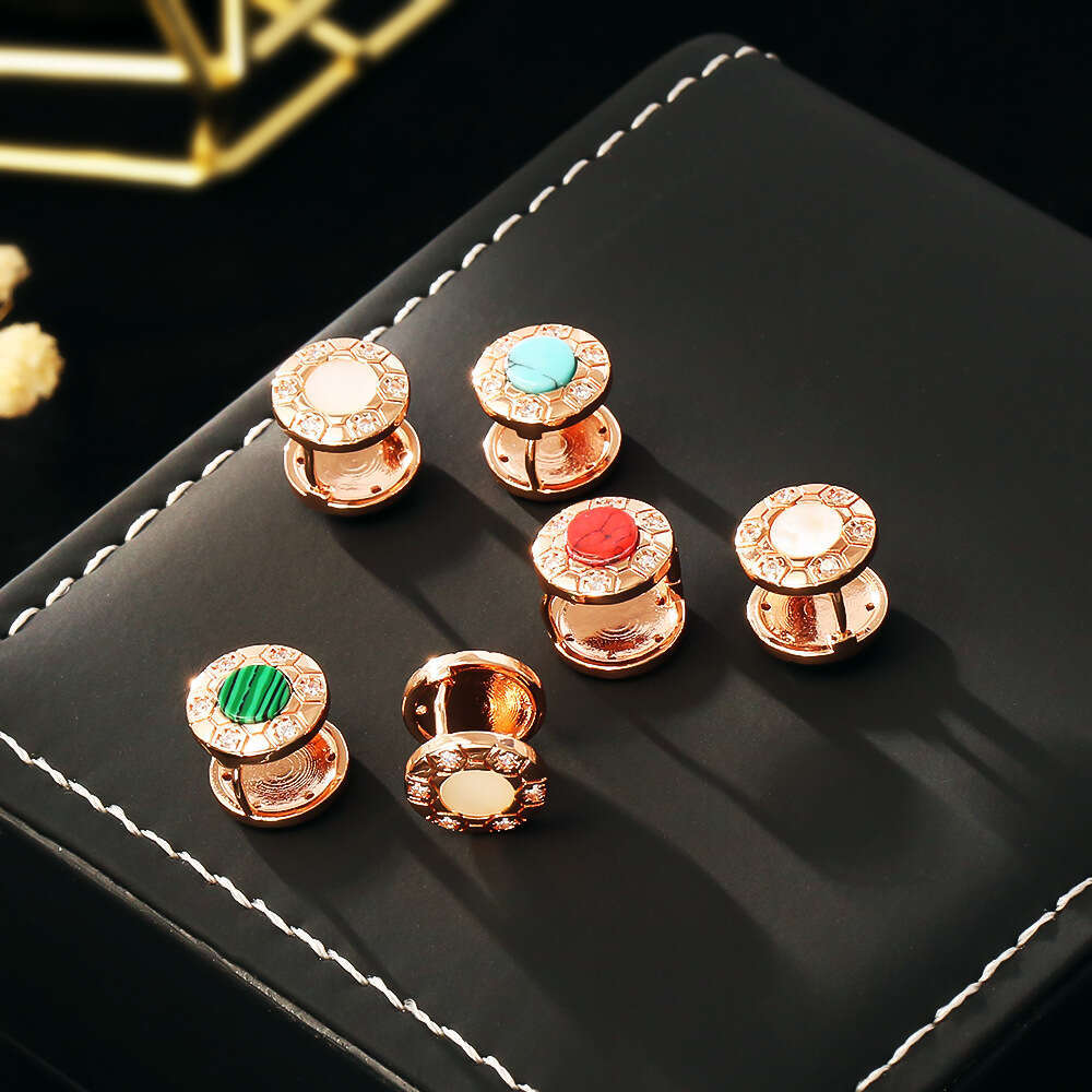 Light High-End Exquisite Ear Cuffs Style Super Sparkling Zircon Shell Stud Niche Design Fashionable Personality Earrings