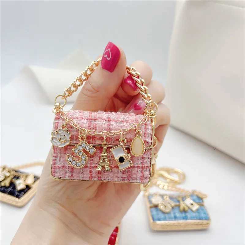 Luxury CC Eiffel Tower Key Chains for Women Plush Handbag Pendants - Fashion Car Keys Jewelry Gift Z260130