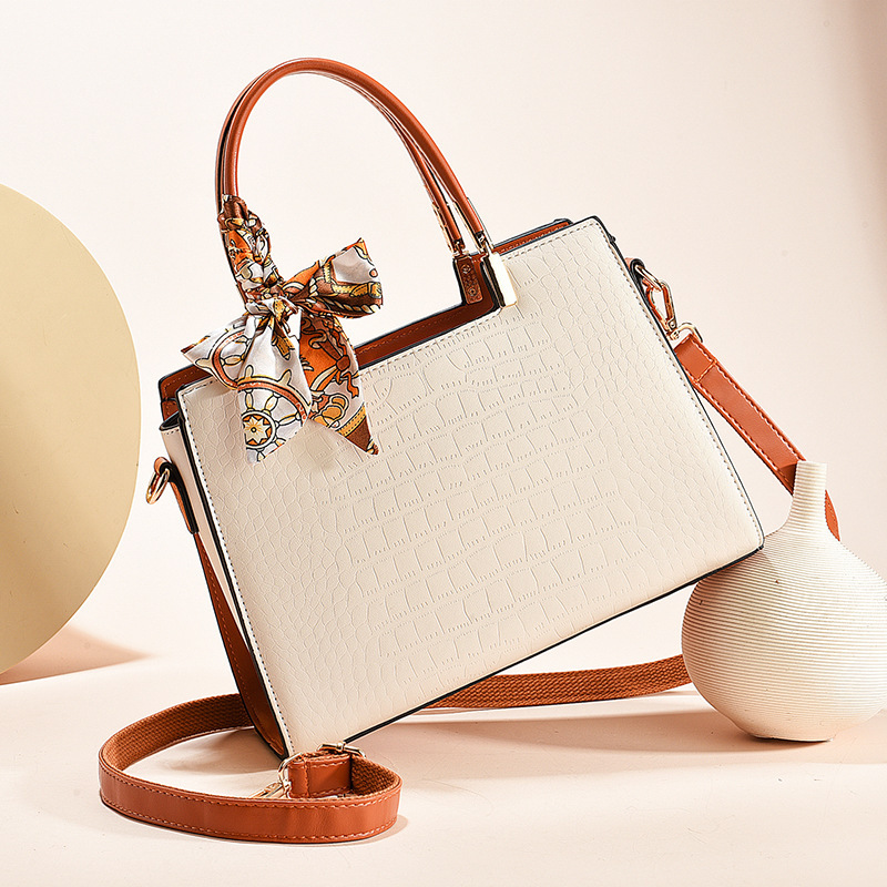 Designer Shoulder Bag Bag Luxury Bag High-Quality Designer Trendy Fashionable Versatile High-End Large-Capacity Crossbody Beige Khaki Black 28.5*12*21