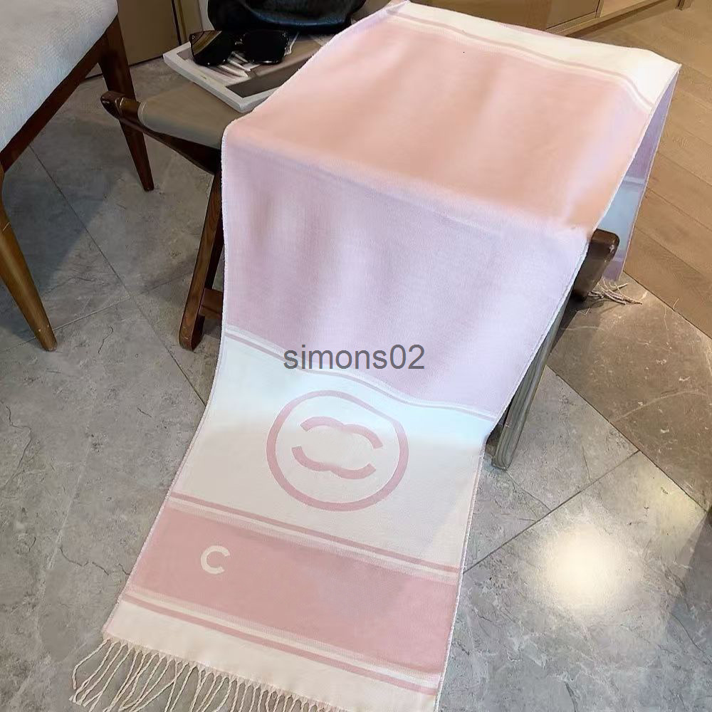 Designer Cashmere Wool Silk Scarf cc Winter Luxury Woman Mens Fashion Square Shawl Warm Vintage Hat And Scarf Set Bag Letter Pink Scarf