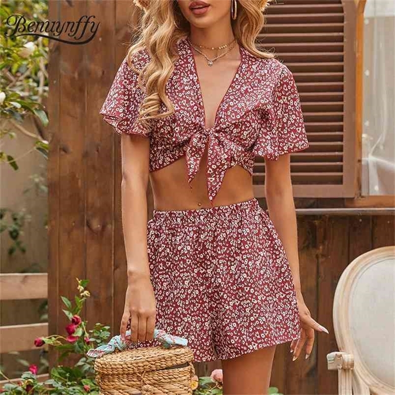 Ditsy Floral Print Deep V Neck Bow Short Sleeve Crop Top and Shorts Sets Women Summer Holiday Casual Two Piece Set 210510