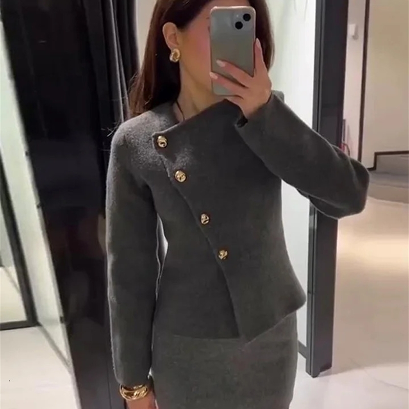 Elegant Womens Shor… - image