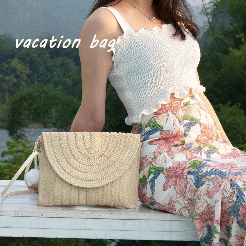 Woven clutch bag for women fashionable simple solid straw suitable late summer leisure vacation big wallet 240808