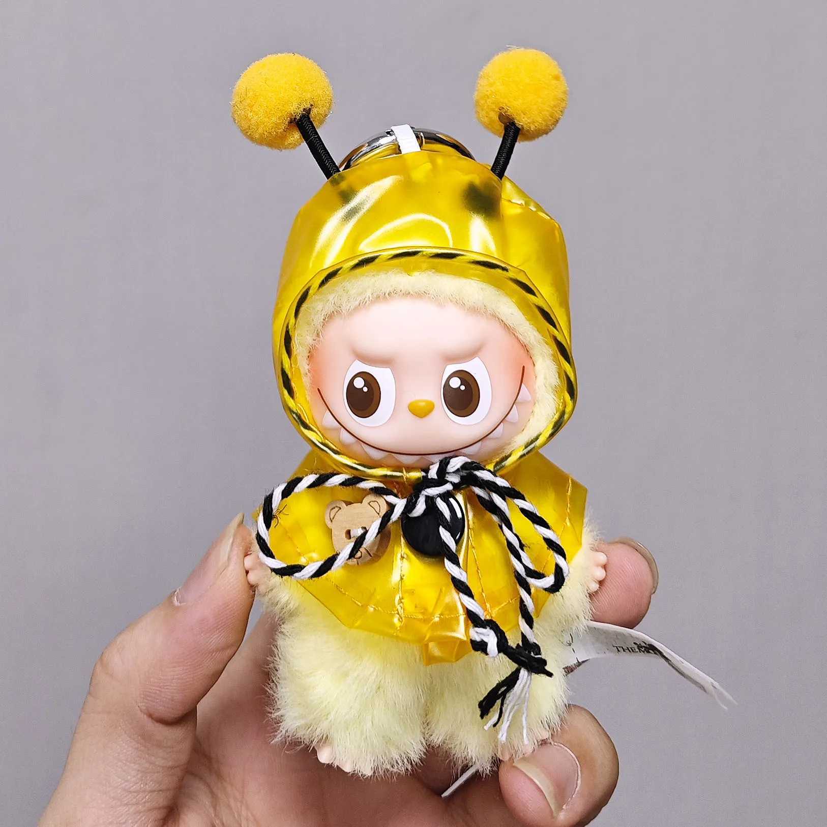 10cm Mini Labubu 40 Doll Clothes 4thGen 4Color Raincoat Yellow Bee Pink Rabbit Raincoat for Mini Labubu C250924