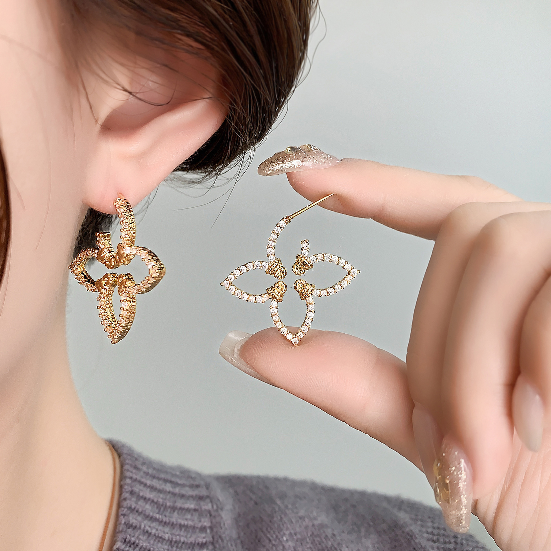 Light Elegant Sparkling Star Fashionable Versatile Copper Gold-Plated Zircon Earrings for Women - view 3