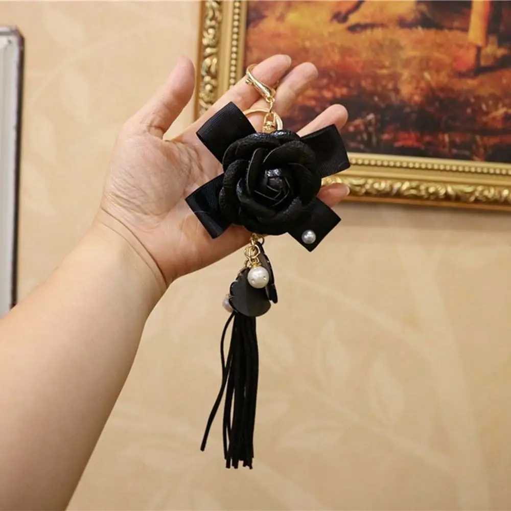 Fashion Luxury Bag Black White Woman Camellia Keychain Plush Car Camellia Bags key chain Car Key Ring Bag Ornaments D250924
