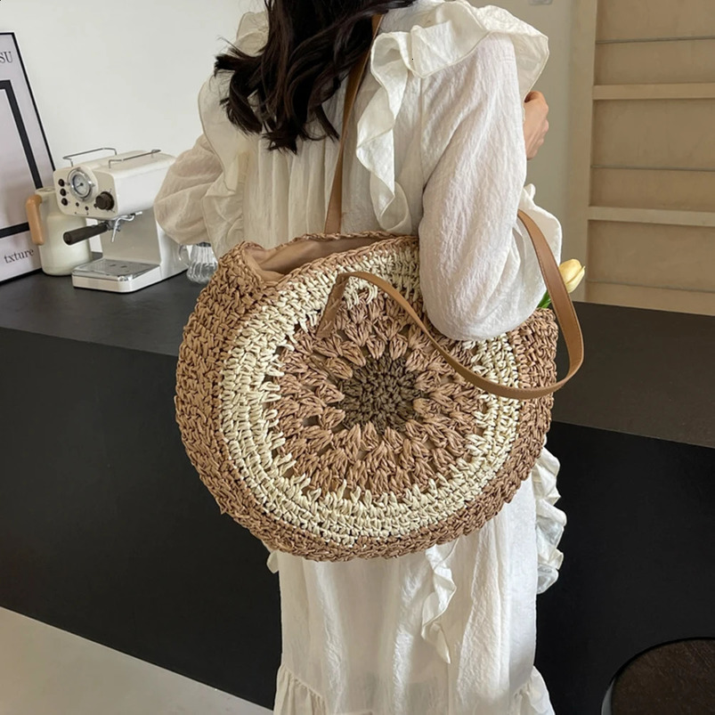 Summer straw bag womens round shoulder travel handmade beach handbag large capacity shopping 240830