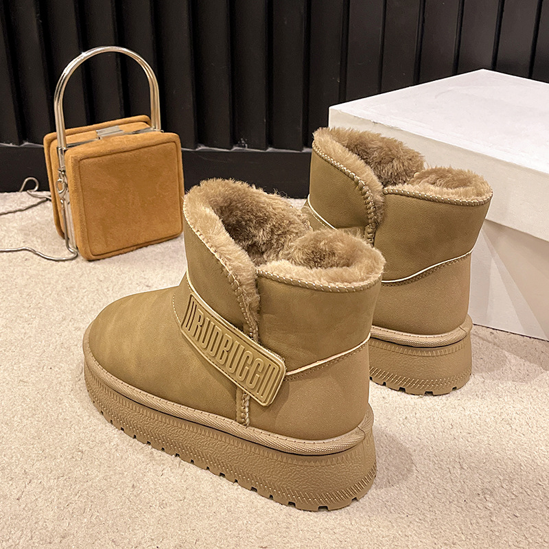 hot Free delivery designer Ladies' snow boots Fashionable and comfortable snow boots are essential for commuting