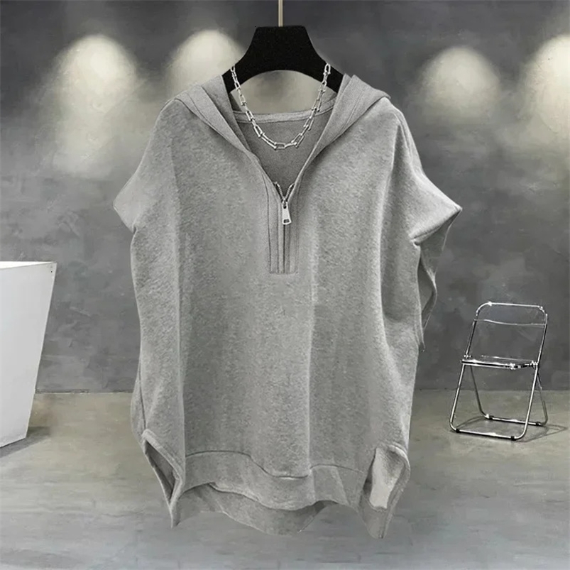 Summer mens zipper sleeveless hooded T-shirt Korean fashion vest Y2K street clothing casual vest hip-hop T-shirt 250207