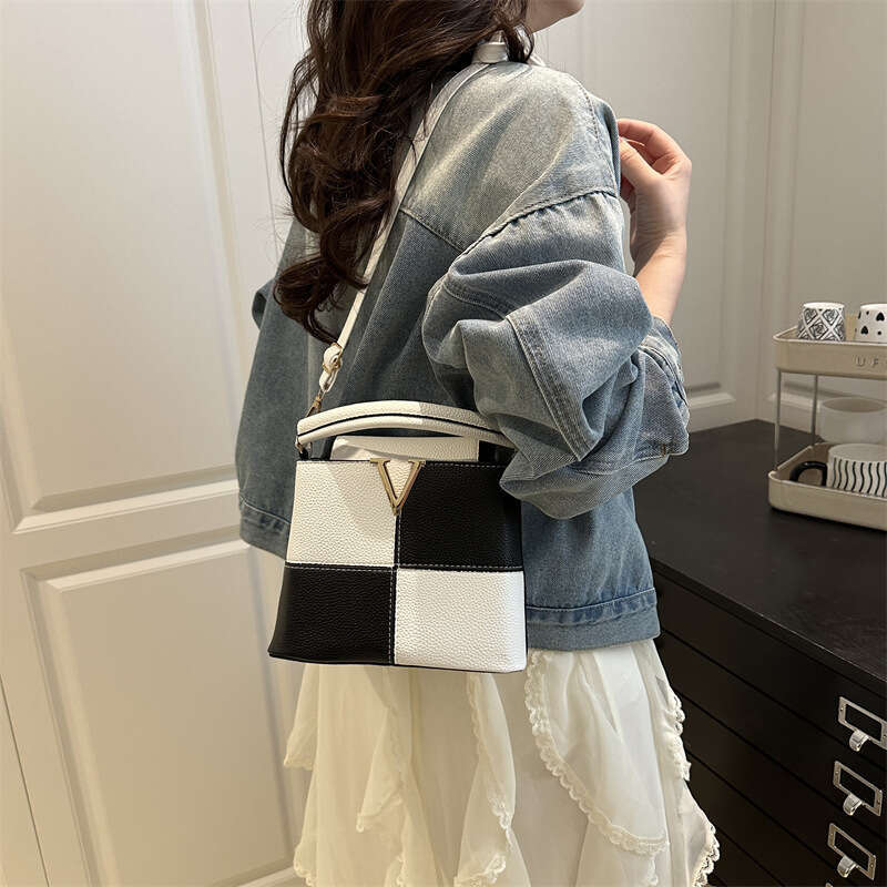Fashion 2025 New Color-Block Commuter Handbag Simple Texture Single Shoulder Crossbody Women's Bucket Small Bag Trendy