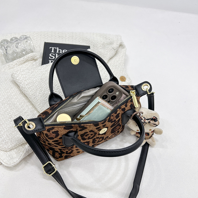 Designer Bag Luxury Bag Shoulder Handbag Wallet With High Shoulder Bag Aesthetic Value, Popular Item, Light Suede Leopard Print Handbag, Crossbody Bag