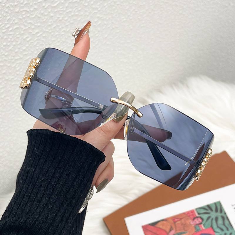 Designer Sunglasses For Women Men Vintage Style Sunglasses Fashion Classic Sunglasses Luxury Polarized Goggle Pilot Metal Frame Oversized UV400 Eyewea