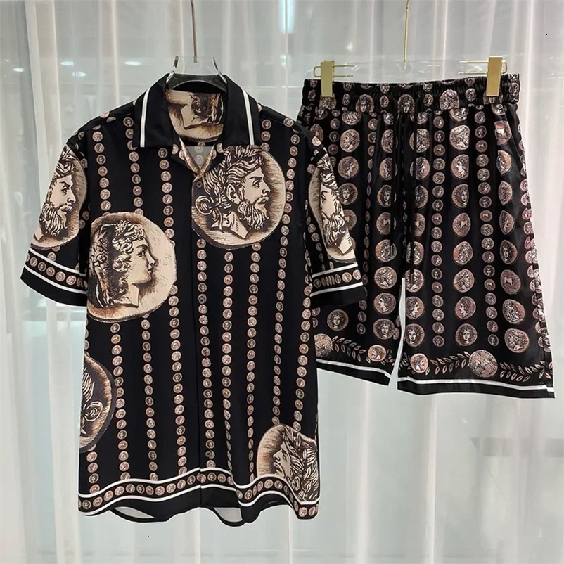 Mens short-sleeved shirt suit vintage figure print two-piece suit casual shorts 240429