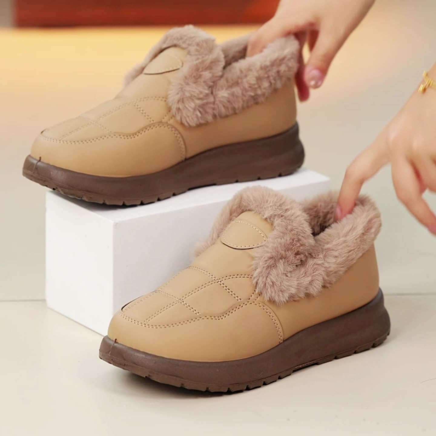 Women's free shipping Winter Fleece-Lined Snow Luxury shoes Hot Boots - Slip-On Cotton Fashion Thickened, Warm Fashionable free shipping
