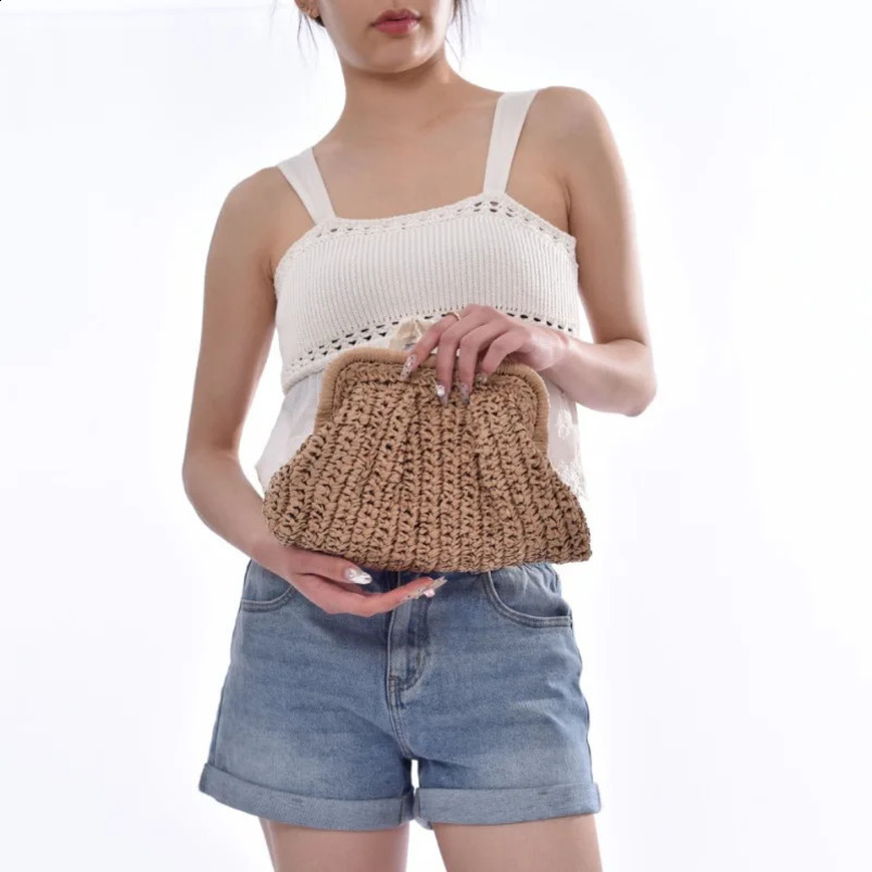 Hand crocheted grass woven cloud handbag with chain strap single shoulder cross bag 241014