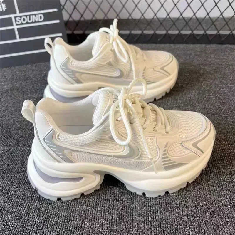 New 2025 Spring Summer Fashionable Womens Sneakers Breathable Soft Sole Versatile Casual Shoes Transpirable Rubber Outsole M250924