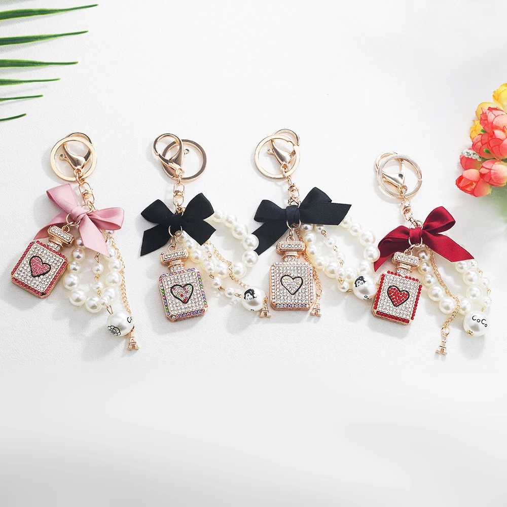 Fashion Fashion Creative Bow Pearl Chain Keychain Ladies Sweet Multicolor Bag Car Pendant Decoration Couple BFF Gift D250924