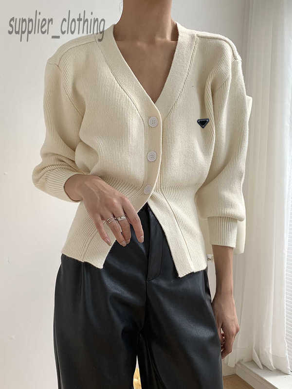 Women's Sweaters designer V-Neck Sweater Cardigan for Women Inner Wear Autumn Winter Soft and Loose Lazy Ins Style Waist-Cinching Knitted Cardigan Short Style 37WR