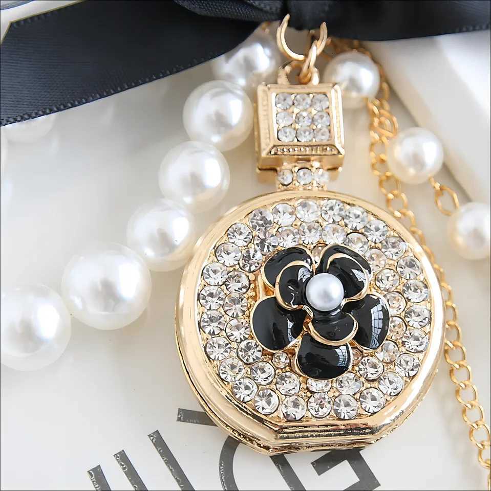 Fashion Elegant Perfume Bottle Keychain For Women and Girls BowKnot Faux Pearl Cute Handbag Key Chain Car Creative Gift White D250924