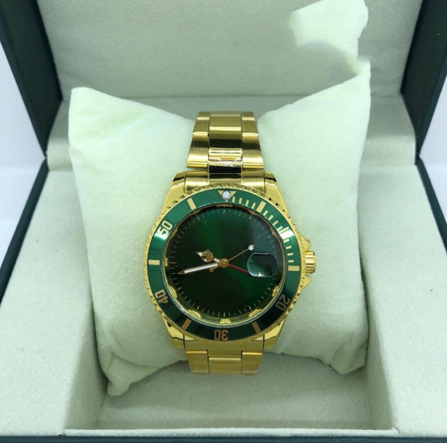 Men's Classic Wristwatches Designer Quartz Movement Watch With Steel Band Men's Christmas Gift