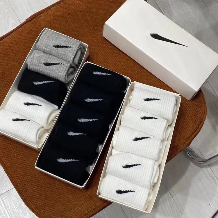 Designer Low Medium And High Waist Solid Color Breathable Cotton Socks Breathable Cotton Jogging Basketball Football And Sports Socks