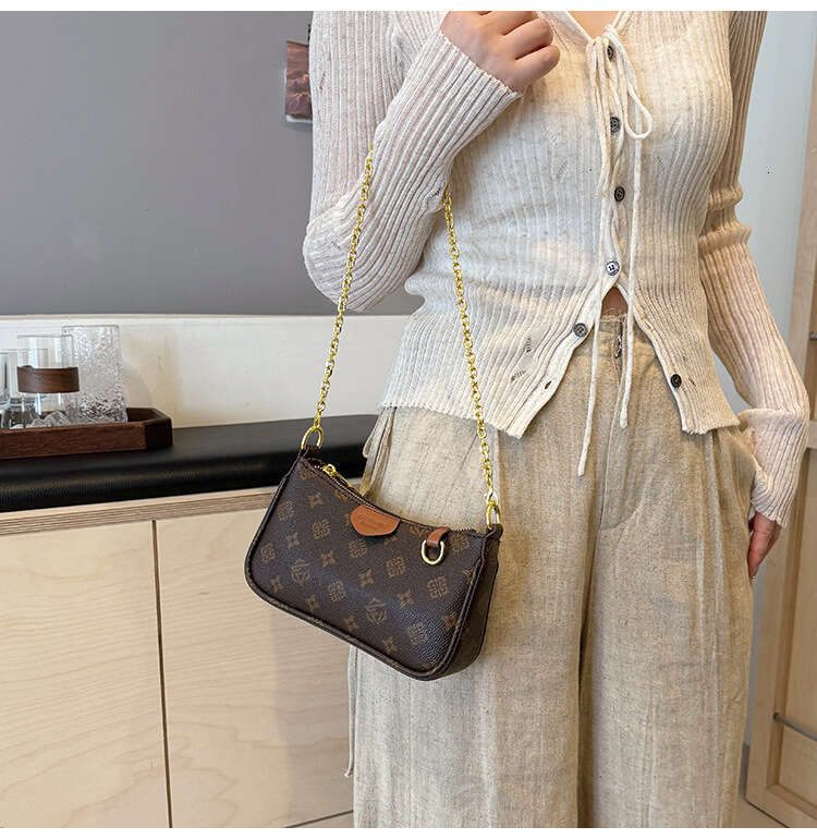 Best Seller Designer Bag Free Shipping The New Women's Is Versatile Fashionable Single-Shoulder Cssbody A Casual And Ret Chain Small Square 2025 