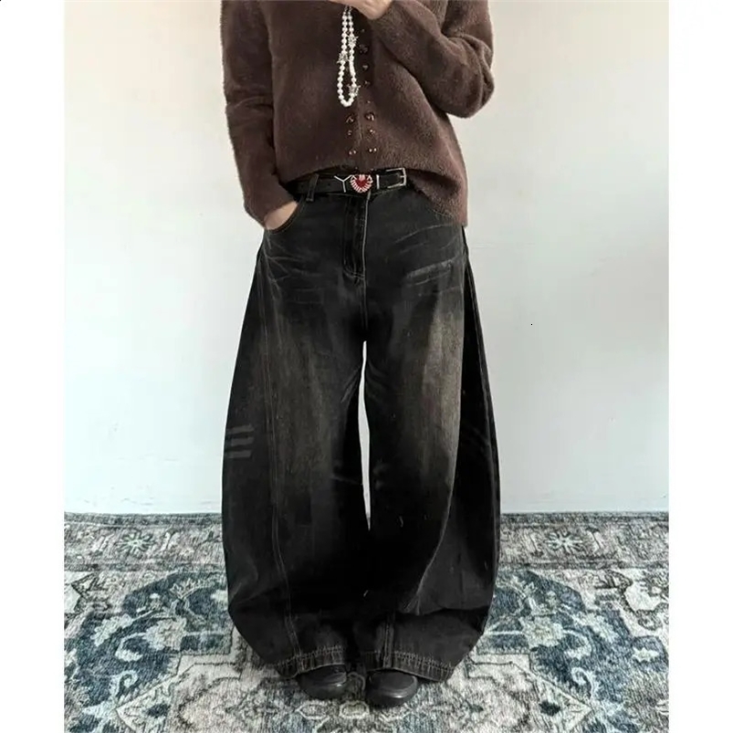Spring and summer fashionable straight leg wash jeans suitable for American couples personalized loose retro casual pants 250423