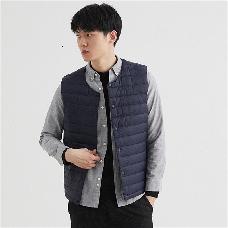 Men's Vests Men 90% White Down Vest Man's Clothing Ultra Light Down Waistcoat Portable Sleeveless Coat Man Winter Round Collar Warm Liner 22