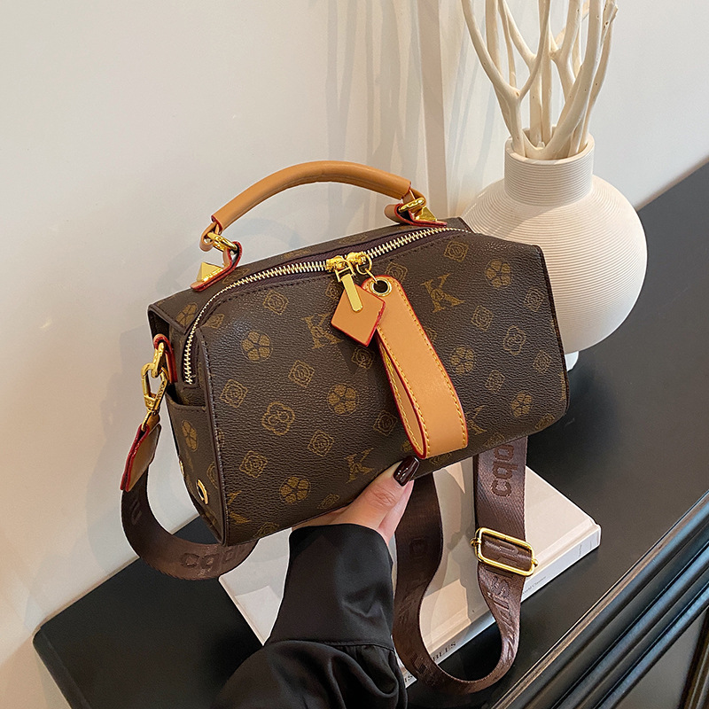 Free Shipping Fashion solid color tote bag large capacity wind diamond grid chain bucket bag women's armpit bag shoulder bag hot