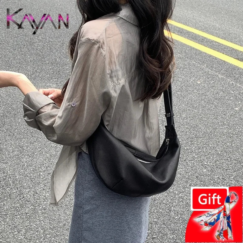 Relaxing and casual style natural sheepskin womens shoulder homeless bag soft armpit cross body drawstring handbag 240817