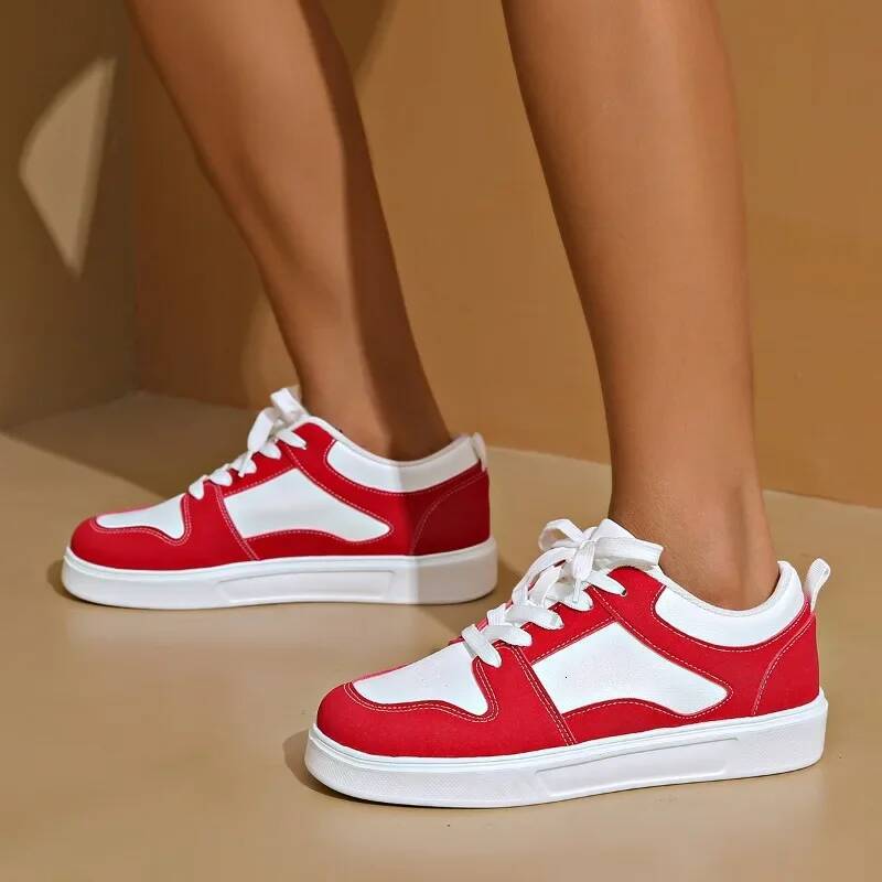 2024 White Red Sports Skate Shoes Large Size 42 Low Top Casual sneakers Ladies flat comfortable leather skates ddmymonkey