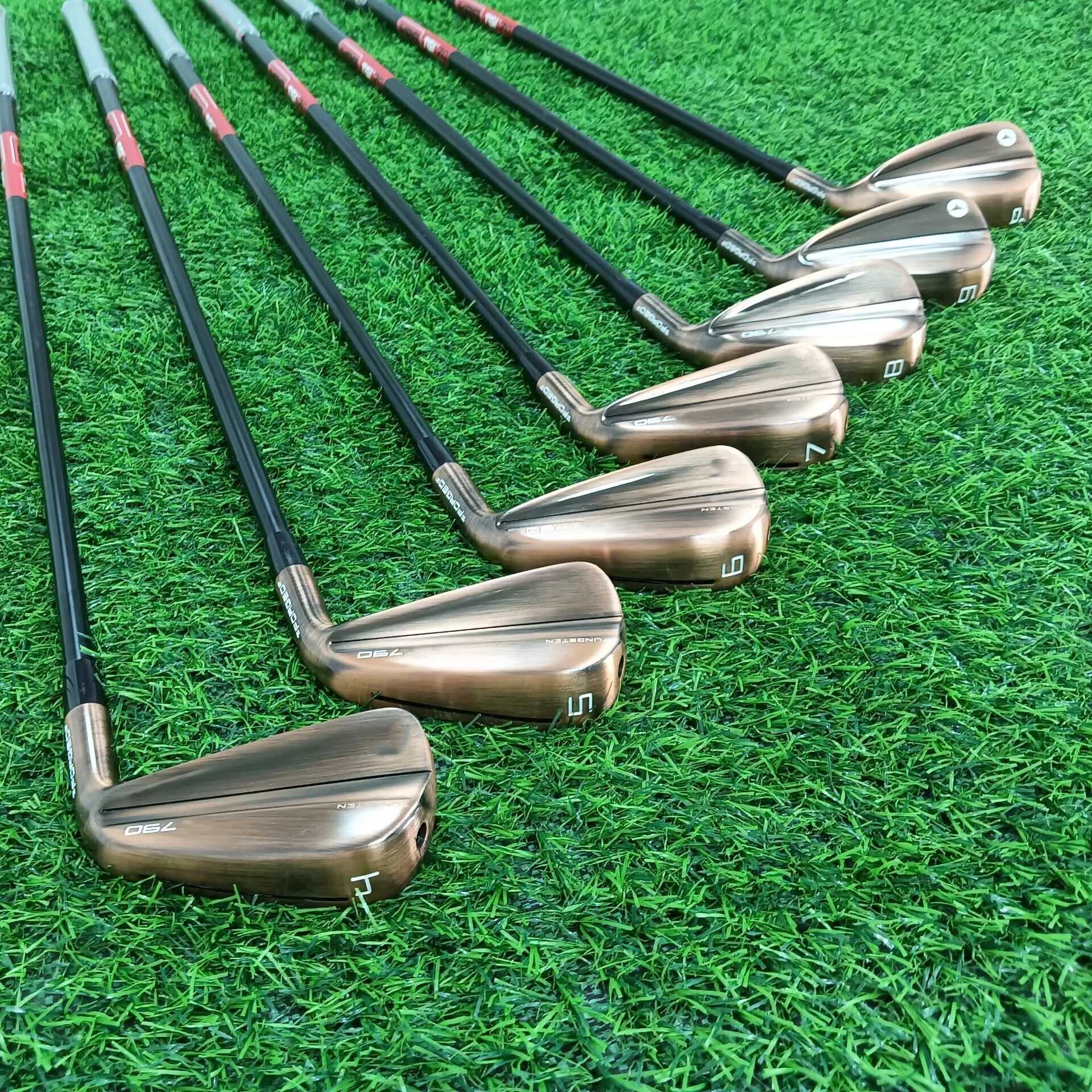 24 New Golf Club P 790 Small Head Limited Edition New 456789 P Complete Set with Cap Cover J250924