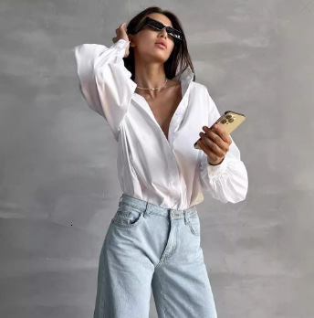 2024 Lantern Sleeve Womens Shirt Lazy Style Elegant Commuting Versatile Round Neck Lantern Sleeve Shirt Women 210524