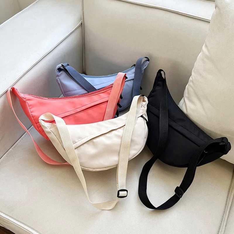 New Women Casual Bag Small Men Shoulder Bag Portable Solid Color Fashion Messenger Bag Outdoor Travel Woman Chest Bag Z250918