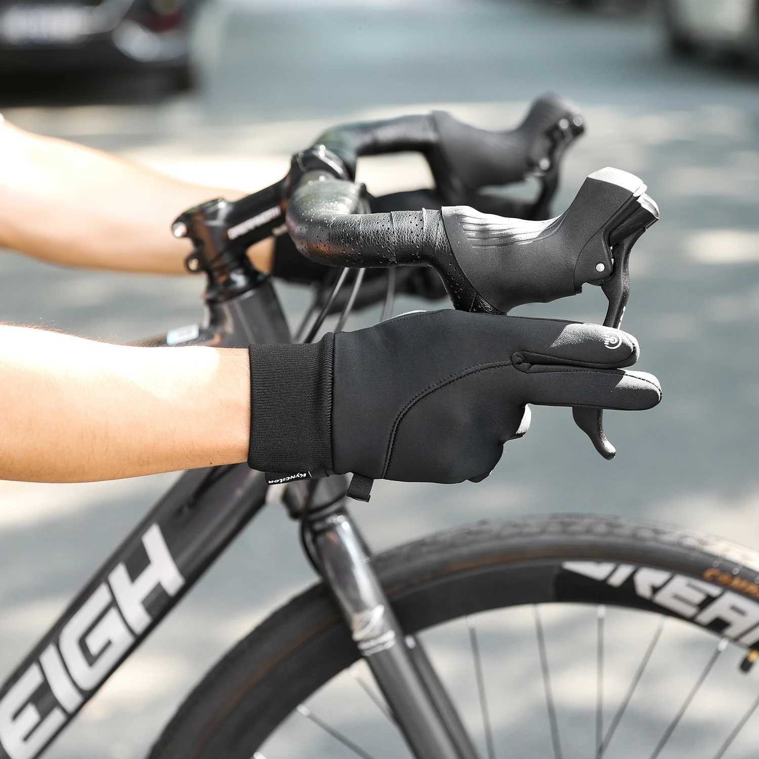 Mens and womens winter gloves windproof thickened non slip warm knit fabric suitable for outdoor cycling driving and mo Z250925