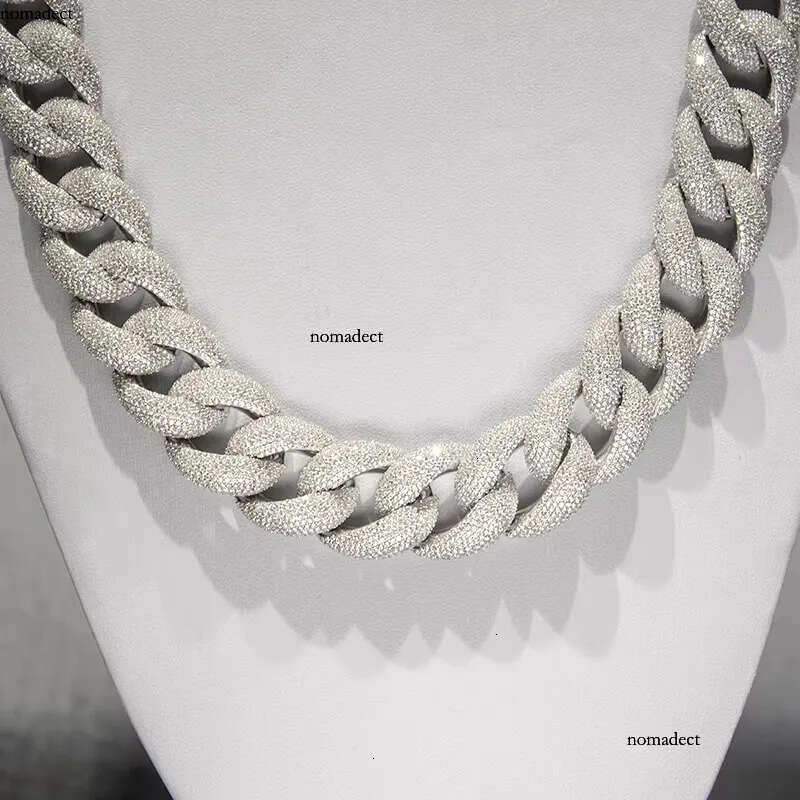 Miami in Sier Sparkling 20mm Iced Out VVS Moissanite Cuban Link Chain 4b