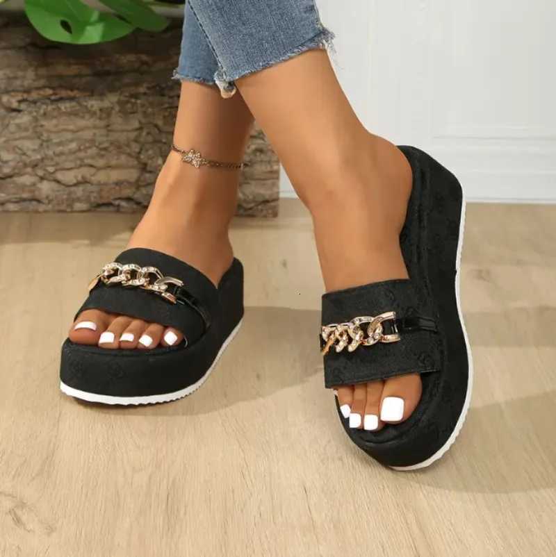 Women Slippers 2025 Summer New Trend Sexy Slippers Flat Luxury Sandals Outdoor Beach Designer Shoes Women Big Size Slides WomenXJ250925