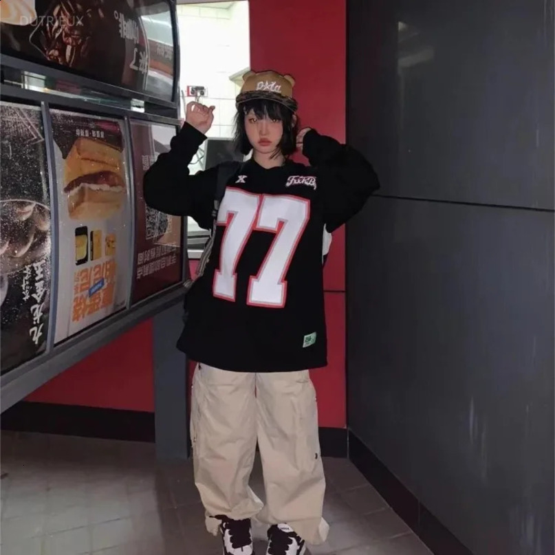 Y2k letter printed black Tshirt for women Japanese 2000s style hippie oversized long sleeved Grunge Harajuku Emo top 240810