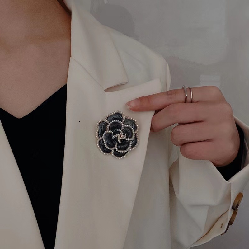 brooches designer french style camellia versatile clothing accessory brooch autumn winter new highend sweater pin