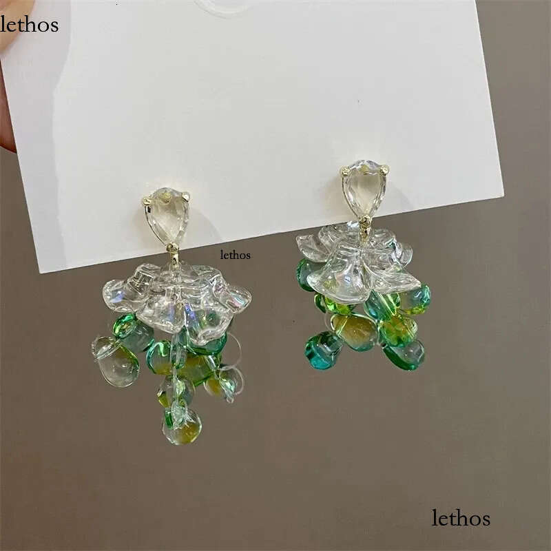 Dangle Chandelier 2022 Fashion Transparent Green Crystal Grape Drop Earrings For Women Personality Spring Summer New Pendientes 1a