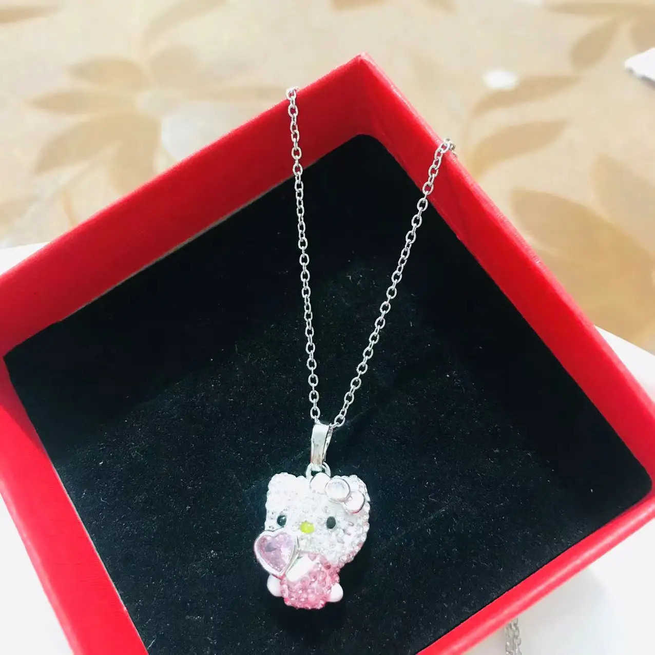 Sanrio Kawaii Hello Kitty Necklace Anime Sanrio Accessories Diamond Hello Kitty Pendant Clavicle Chain Girls Fashion Jewelry Gifts L250925