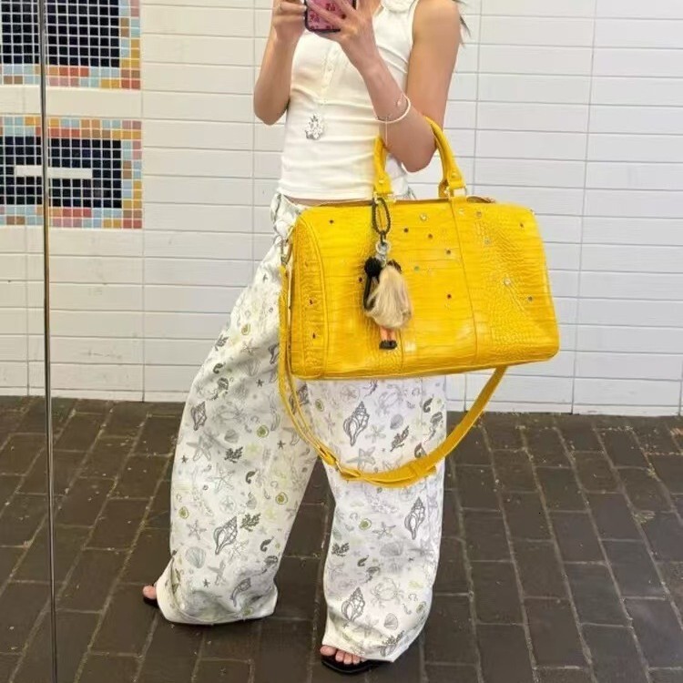 Autumn/Winter 2025 New American Street Crocodile Skin Pattern Color Diamond Niche Design Light Luxury Retro bag Design Men's and Women's Han