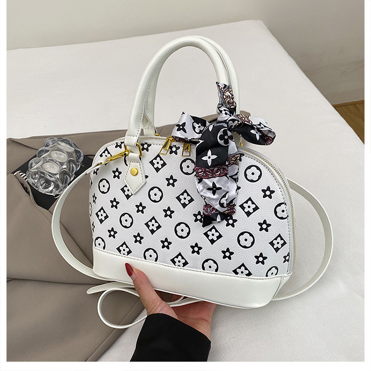 free shipping designer bag Autumn new trend fashionable texture embossed single shoulder cross body shell bag for woman black pink blue white green re